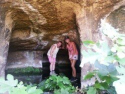 Oude Etruskische stad Wandel-vakantie-Italie-Etrusken-volg de rode schoentjes