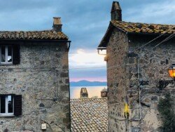 Winter wandelen Bolsena volg de rode schoentjes